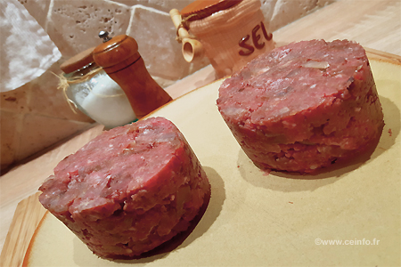 Recette Steak haché amélioré aux oignons, anis, cannelle et coriandre 