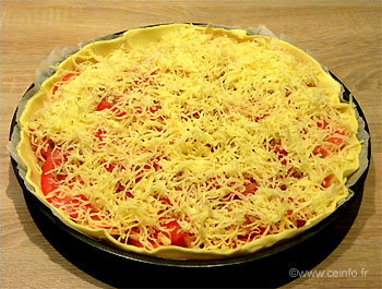 Recette La tarte Marianne - Moutarde, oignons, tomates, comté 