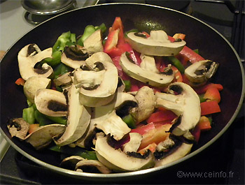 Poelee Poivrons Tomates Champignons Et Pommes De Terre Les