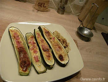 Recette Courgettes farcies à la béchamel et au jambon 