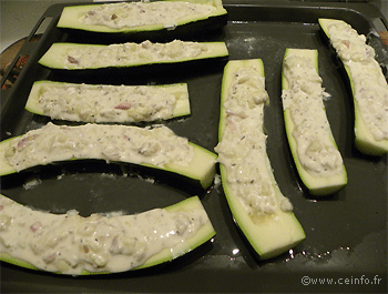 Recette Courgettes farcies au fromage de chèvre et échalotes 