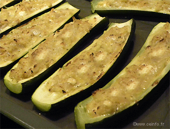 Recette Courgettes au four au chèvre et aux oignons 