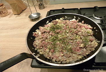 Recette Courgettes rondes farcies au bœuf 