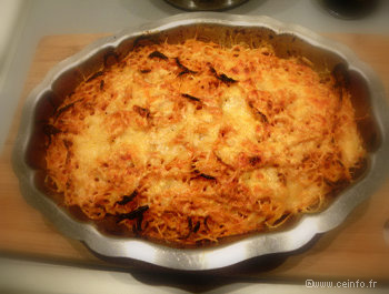 Recette Spaghettis gratinés à la sauce tomate 