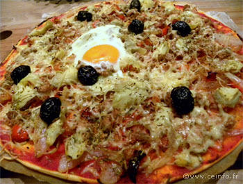 Recette Pizza thon, poivrons et oignons frits 