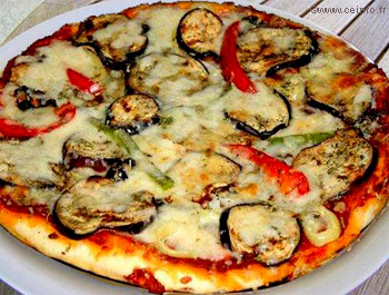 Recette Pizza aux aubergines et mozzarella 