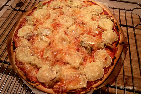 Recette Pizza camembert, chèvre, artichaut 