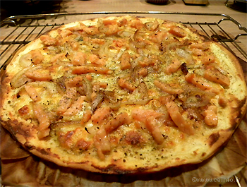 Recette Pizza blanche au saumon fumé et mozarrella 