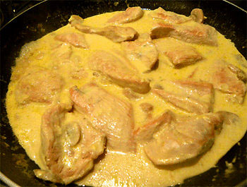 Recette Blancs de poulet à la moutarde, à la crème et champignons 